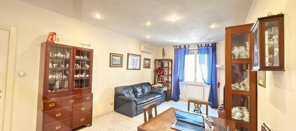 3 rooms Apartment in Rome, Italy No. 22881 3