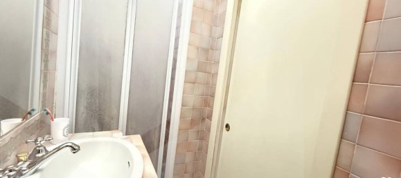 3 rooms Apartment in Rome, Italy No. 22881 22