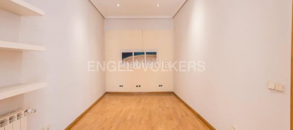 2 bedrooms Apartment in Madrid, Spain No. 135685 11