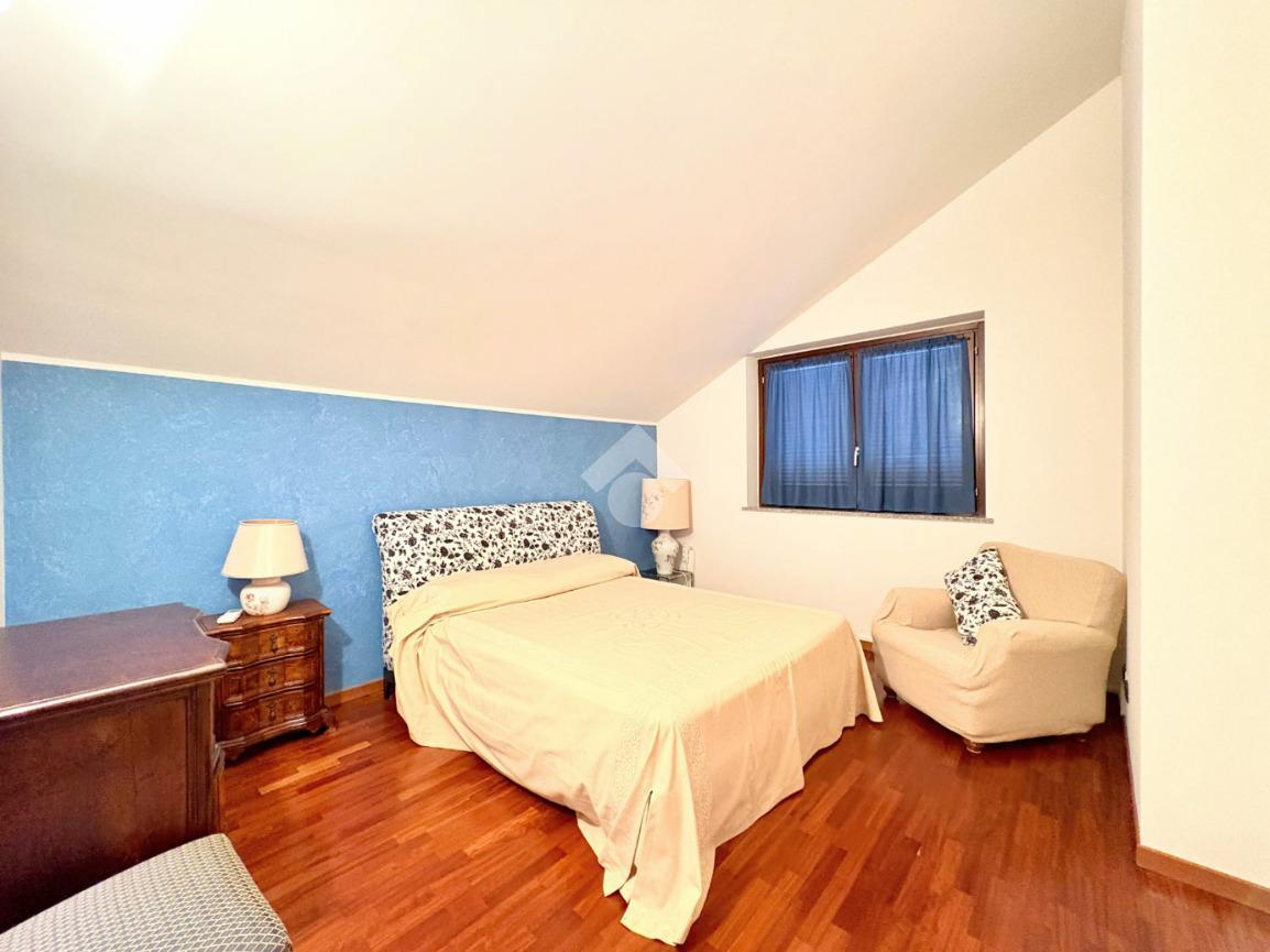 6غرفة شقة في La Loggia, Italy رقم 142874