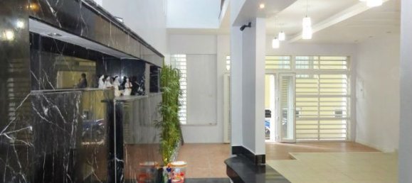 Casa de 4 dormitorios en Tay Ho, Vietnam No. 1787 4