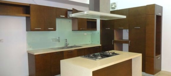 Casa de 4 dormitorios en Tay Ho, Vietnam No. 1787 6