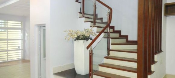 Casa de 4 dormitorios en Tay Ho, Vietnam No. 1787 10