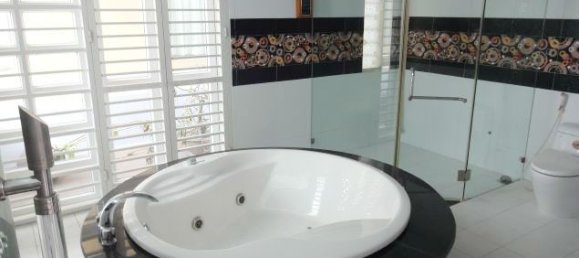 Casa de 4 dormitorios en Tay Ho, Vietnam No. 1787 25