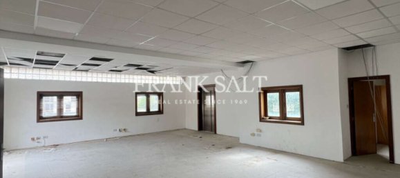 Bureau à Msida, Malta No. 13182 3