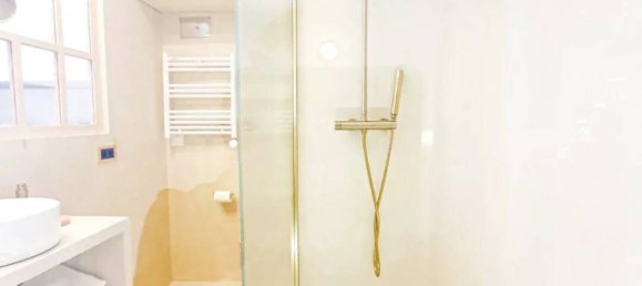 Studio in Paris, France No. 172230 8