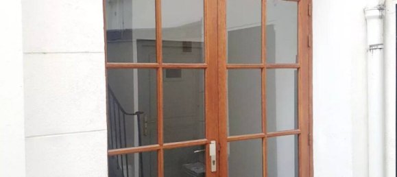 Studio in Paris, France No. 172230 11