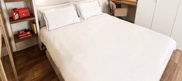 Studio in Paris, France No. 172230 7