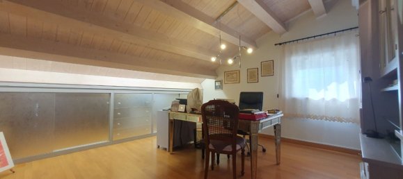 5 bedrooms Villa in San Giovanni Lupatoto, Italy No. 374927 4