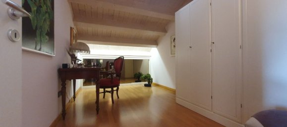5 bedrooms Villa in San Giovanni Lupatoto, Italy No. 374927 5