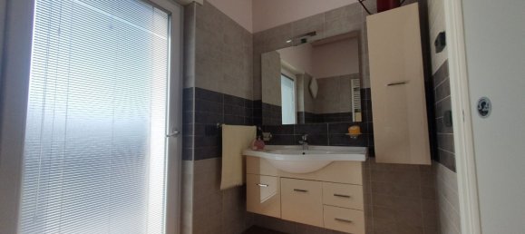 5 bedrooms Villa in San Giovanni Lupatoto, Italy No. 374927 9