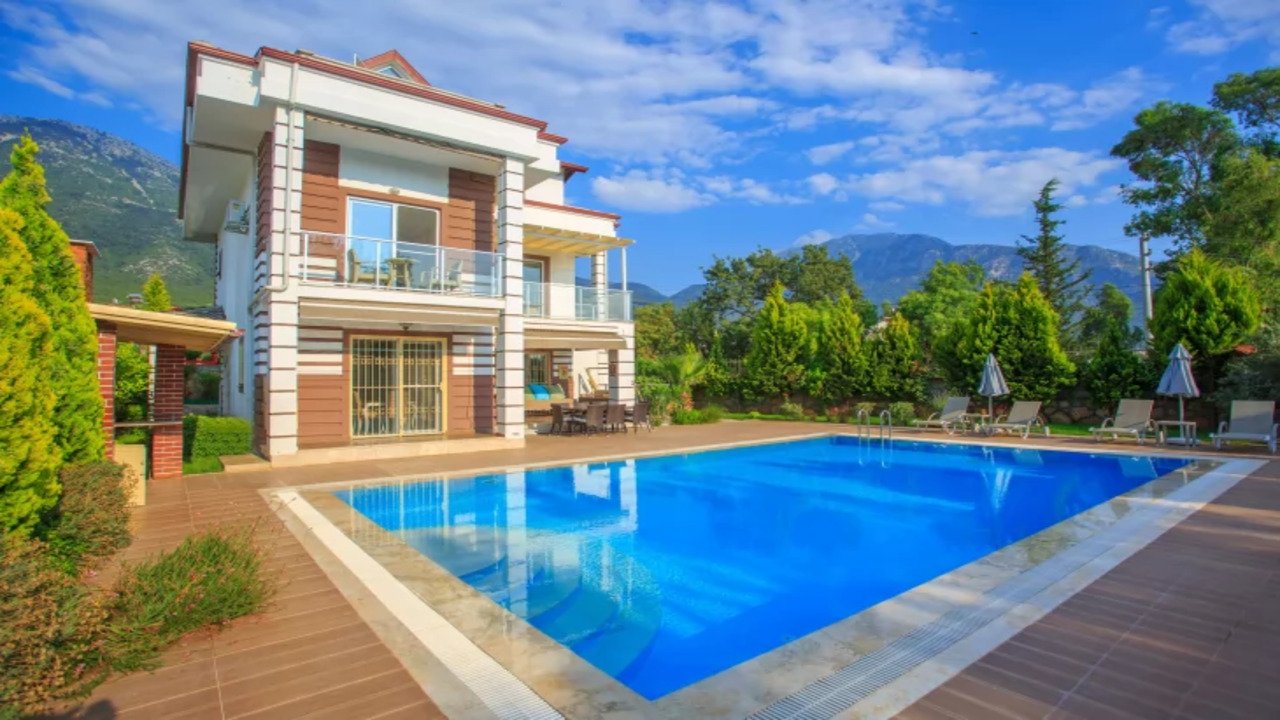Villa 4+1 in Oludeniz, Turkey No. 10879