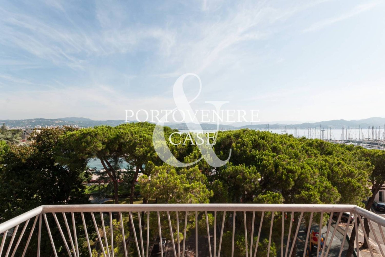 Apartamento de 2 dormitorios en Portovenere, Italy No. 157608