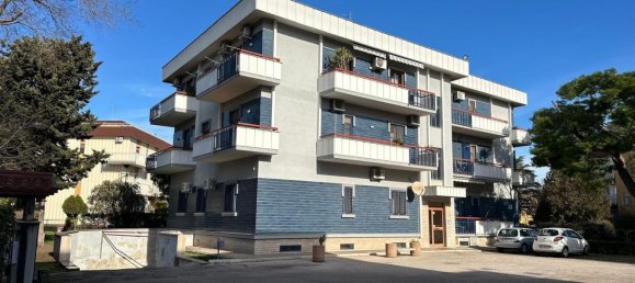 4 rooms Apartment in Foggia, Italy No. 141684 2