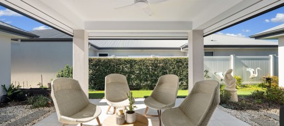 3 bedrooms House in Beachmere, Australia No. 471 8