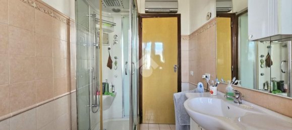 4-salle Appartement à Quartu Sant'Elena, Italy No. 50731 21