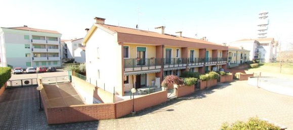 5 bedrooms Villa in Verona, Italy No. 321455 22