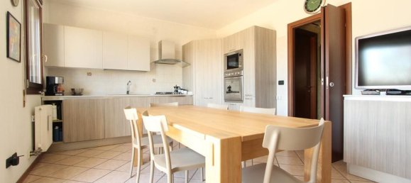 5 bedrooms Villa in Verona, Italy No. 321455 9