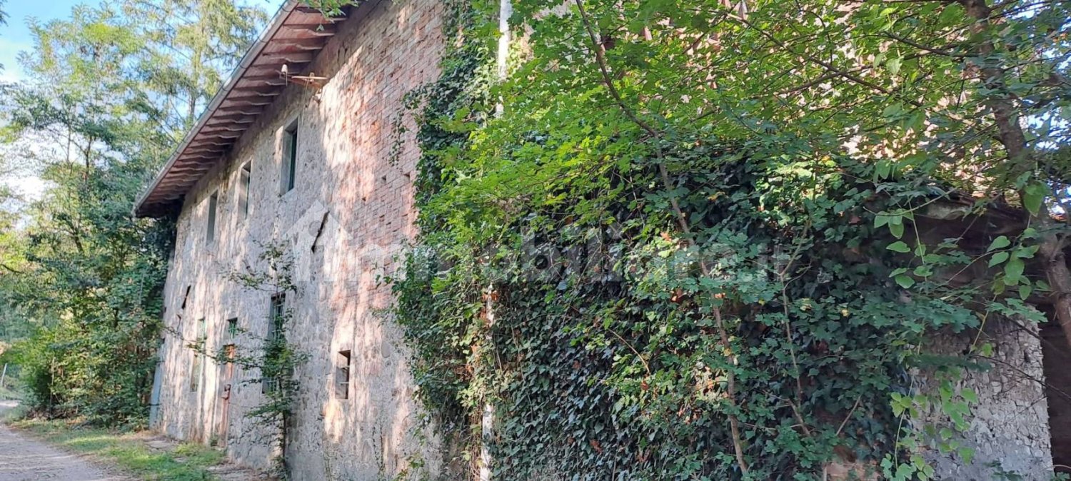 6 bedrooms House in Scarperia e San Piero, Italy No. 216304