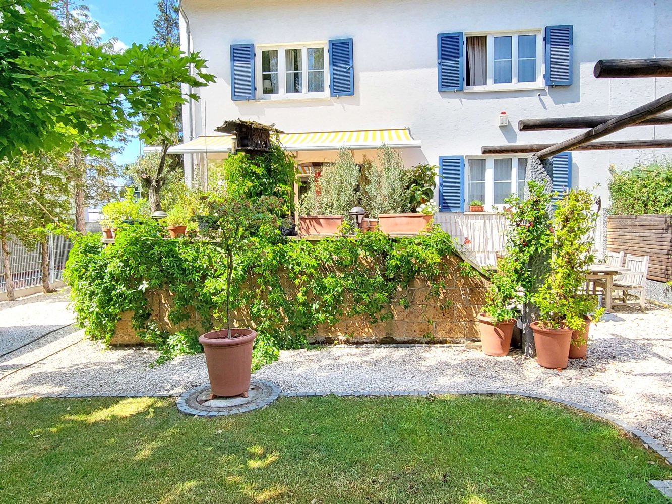 5 bedrooms Townhouse in Stuttgart, Germany No. 34096