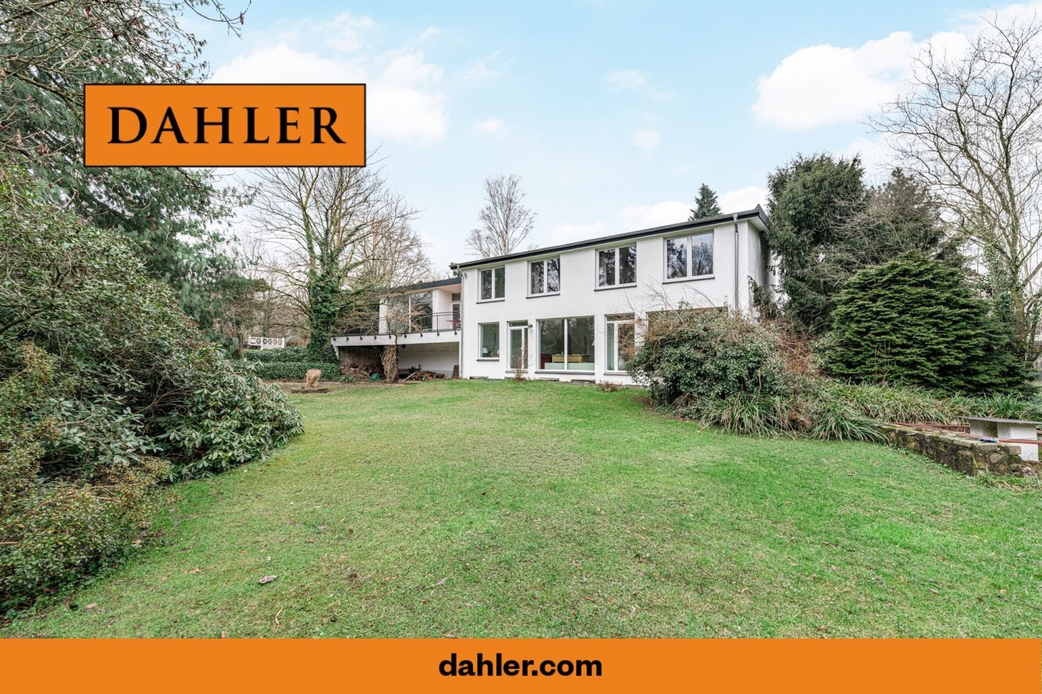 Дом с 7 комнатами в Дюссельдорф, Германия № 22879