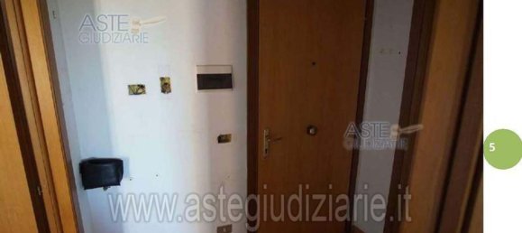 Квартира с 4 комнатами в Рим, Италия № 198680 7