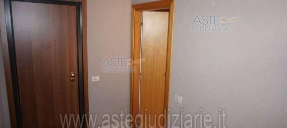 Квартира с 4 комнатами в Рим, Италия № 198680 16