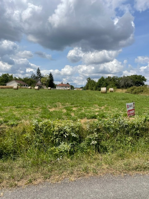 2001m² Land in Beaulieu-sur-Loire, France No. 246258