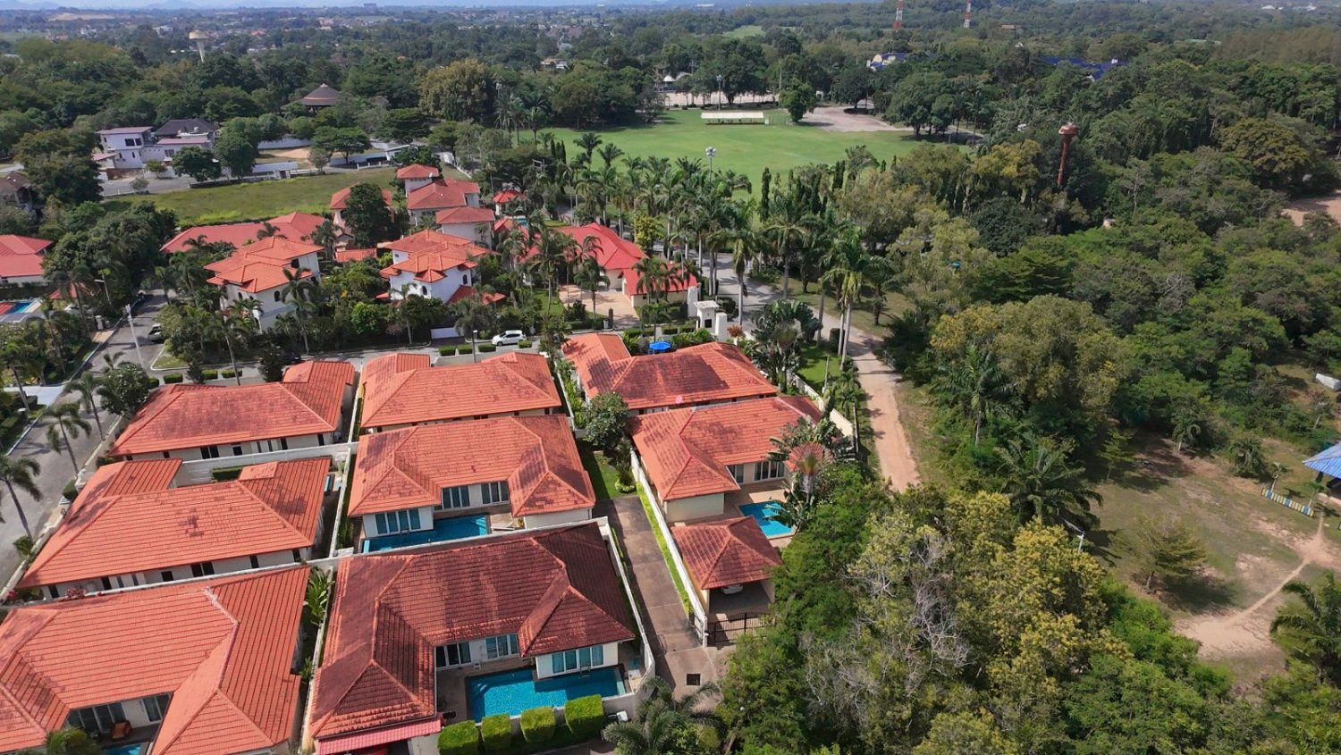 Moradia T4 em Pattaya, Thailand N.º 26570