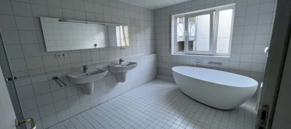 Квартира с 2 спальнями в Штутгарт, Германия № 27238 32