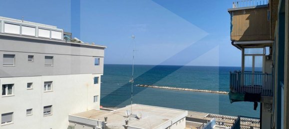 Apartamento de 3 habitaciónes en Bari, Italy No. 27626 5