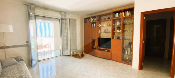 Apartamento de 3 habitaciónes en Bari, Italy No. 27626 3