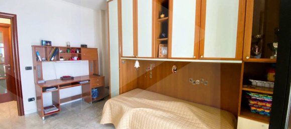 Apartamento de 3 habitaciónes en Bari, Italy No. 27626 26