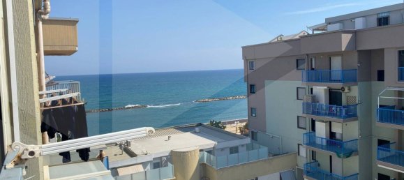 Apartamento de 3 habitaciónes en Bari, Italy No. 27626 25