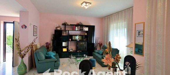 4 Schlafzimmer Villa in Aprilia, Italy, Nr. 9109 14
