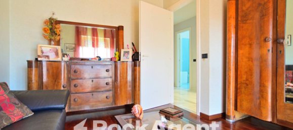 4 Schlafzimmer Villa in Aprilia, Italy, Nr. 9109 20