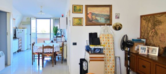 4 Schlafzimmer Villa in Aprilia, Italy, Nr. 9109 31