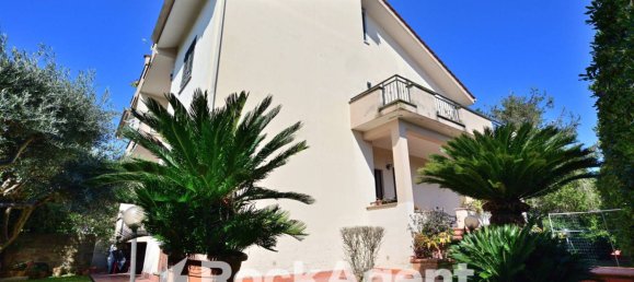 4 Schlafzimmer Villa in Aprilia, Italy, Nr. 9109 40