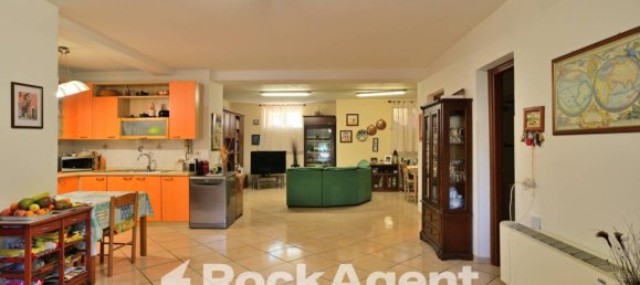 4 Schlafzimmer Villa in Aprilia, Italy, Nr. 9109 7