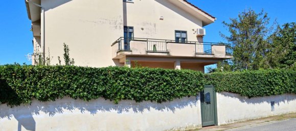 4 Schlafzimmer Villa in Aprilia, Italy, Nr. 9109 4