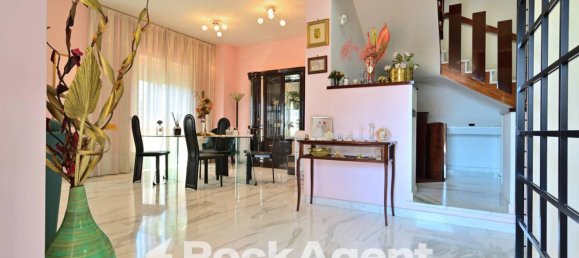 4 Schlafzimmer Villa in Aprilia, Italy, Nr. 9109 15