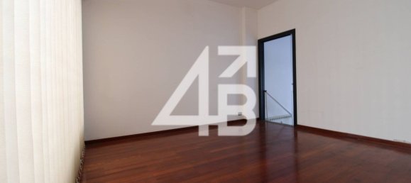 68m² Commercial property in Trieste, Italy No. 34975 14