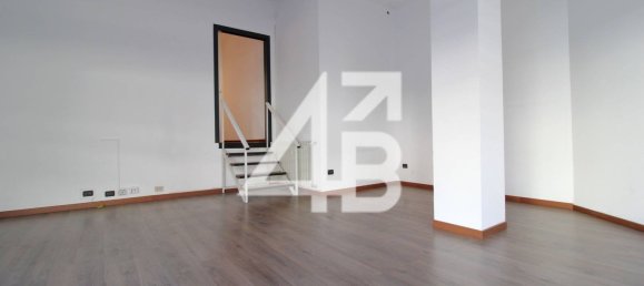 68m² Commercial property in Trieste, Italy No. 34975 6