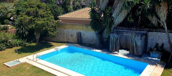 5 bedrooms Villa in Marbella, Spain No. 49214 3