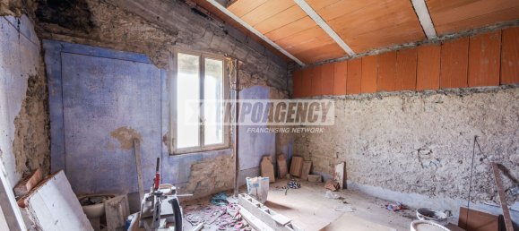 3 rooms House in Serramazzoni, Italy No. 372820 34