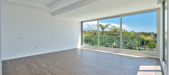 5 bedrooms Villa in Germasogeia, Cyprus No. 19517 3