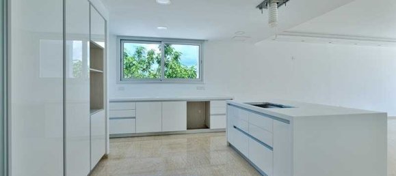 5 bedrooms Villa in Germasogeia, Cyprus No. 19517 4