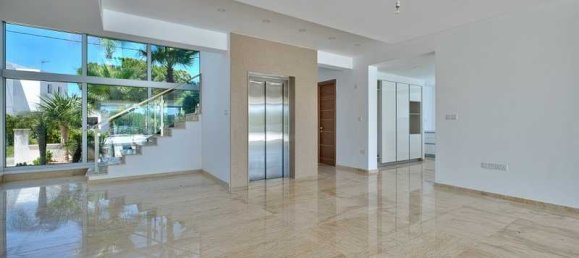 5 bedrooms Villa in Germasogeia, Cyprus No. 19517 5