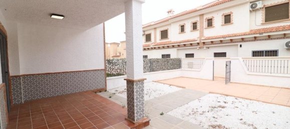 Casa de 3 dormitorios en San Miguel de Salinas, Spain No. 186388 4