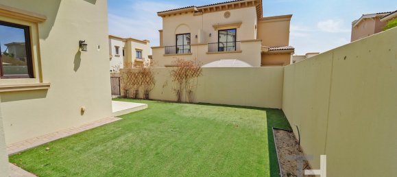 4 bedrooms Villa in Reem, UAE No. 32225 2